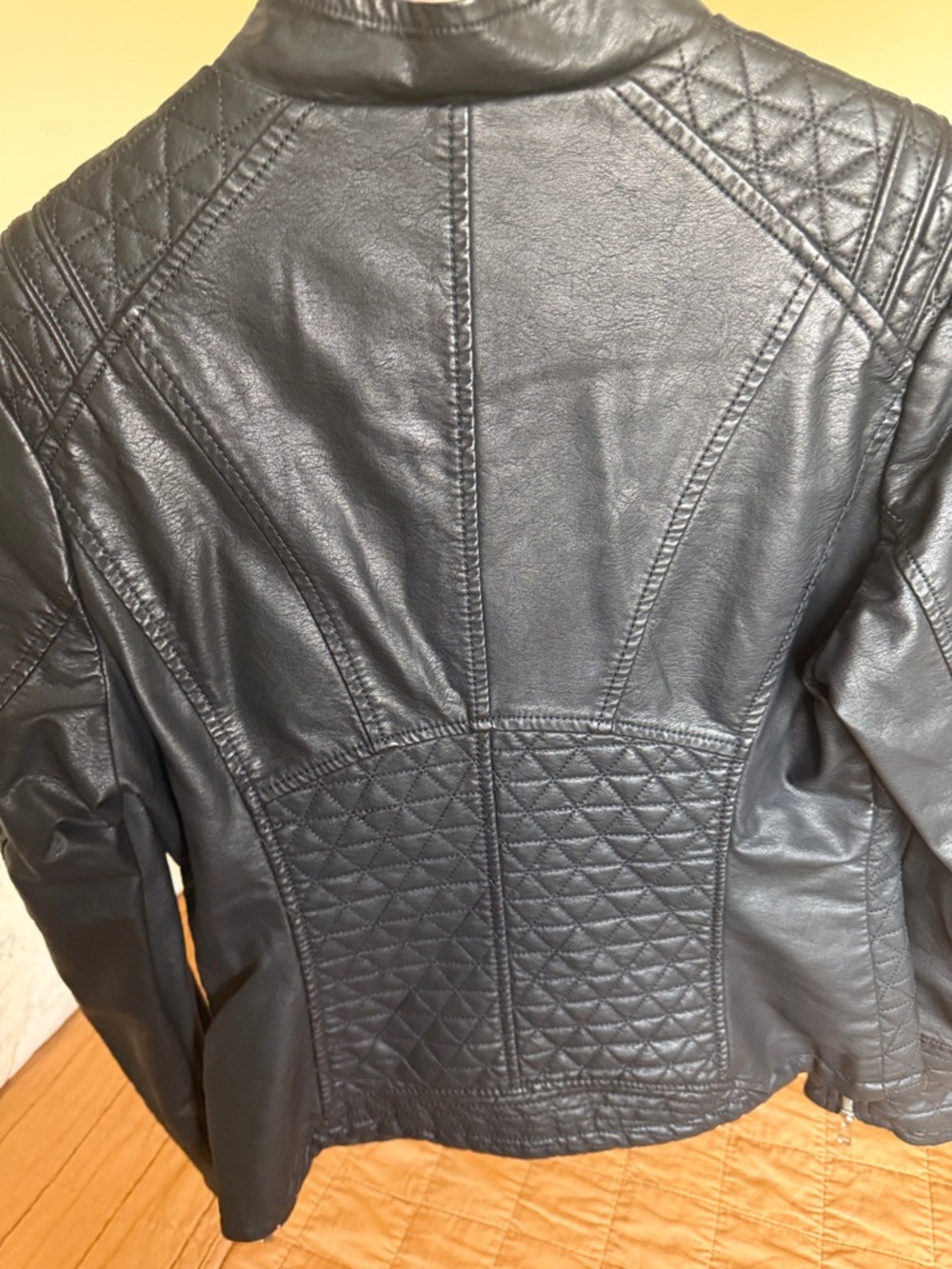 Black Leather Jacket 🖤 - Picture 6 of 7